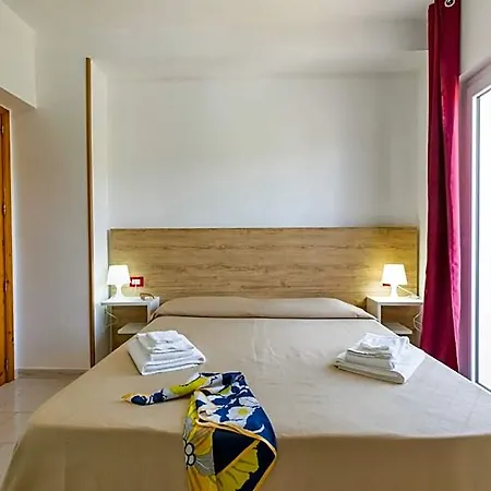 Отель Calabrisella 3*