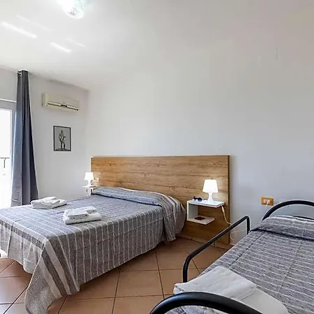 Отель Calabrisella 3*