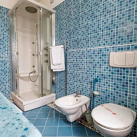 Отель Calabrisella 3*